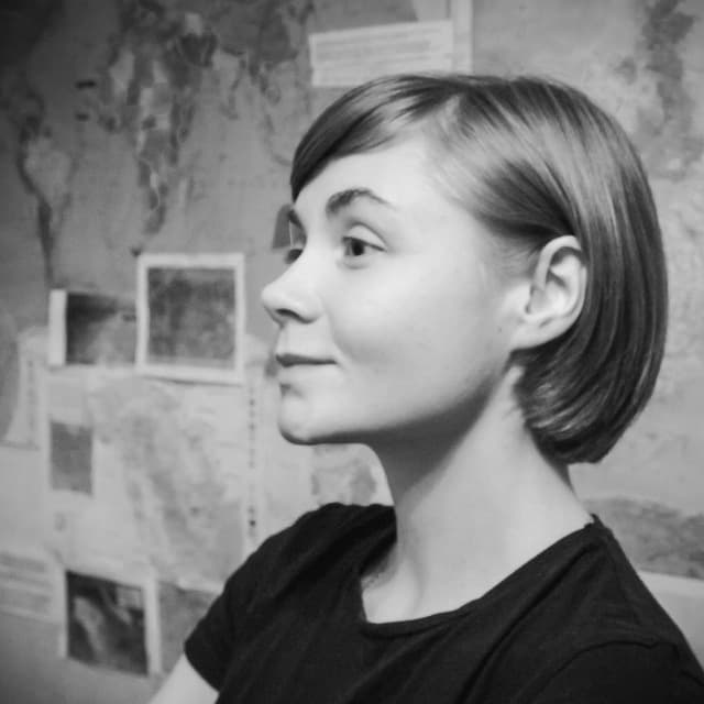 Про авторку